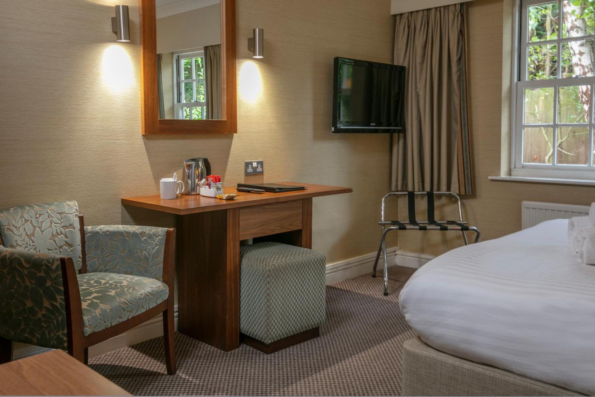 Best Western Moore Place Hotel Milton Keynes Exteriör bild
