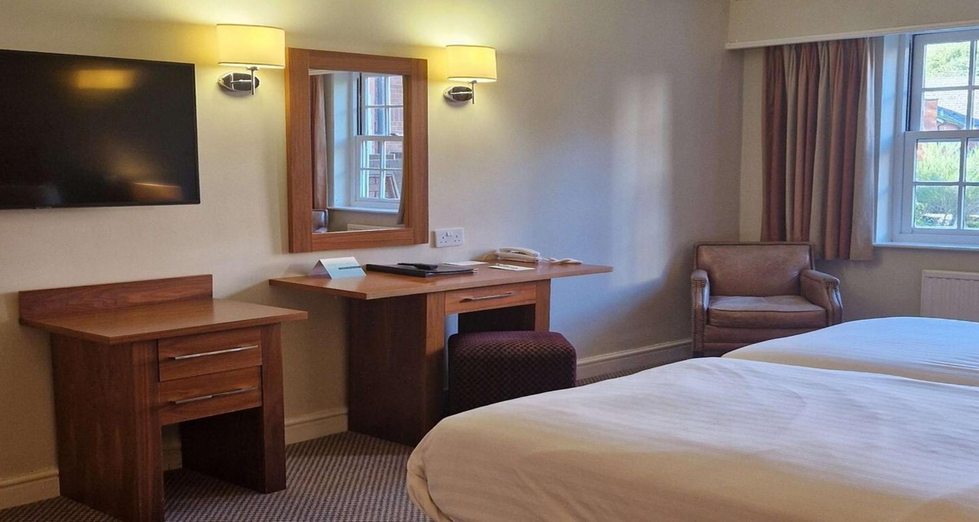Best Western Moore Place Hotel Milton Keynes Exteriör bild