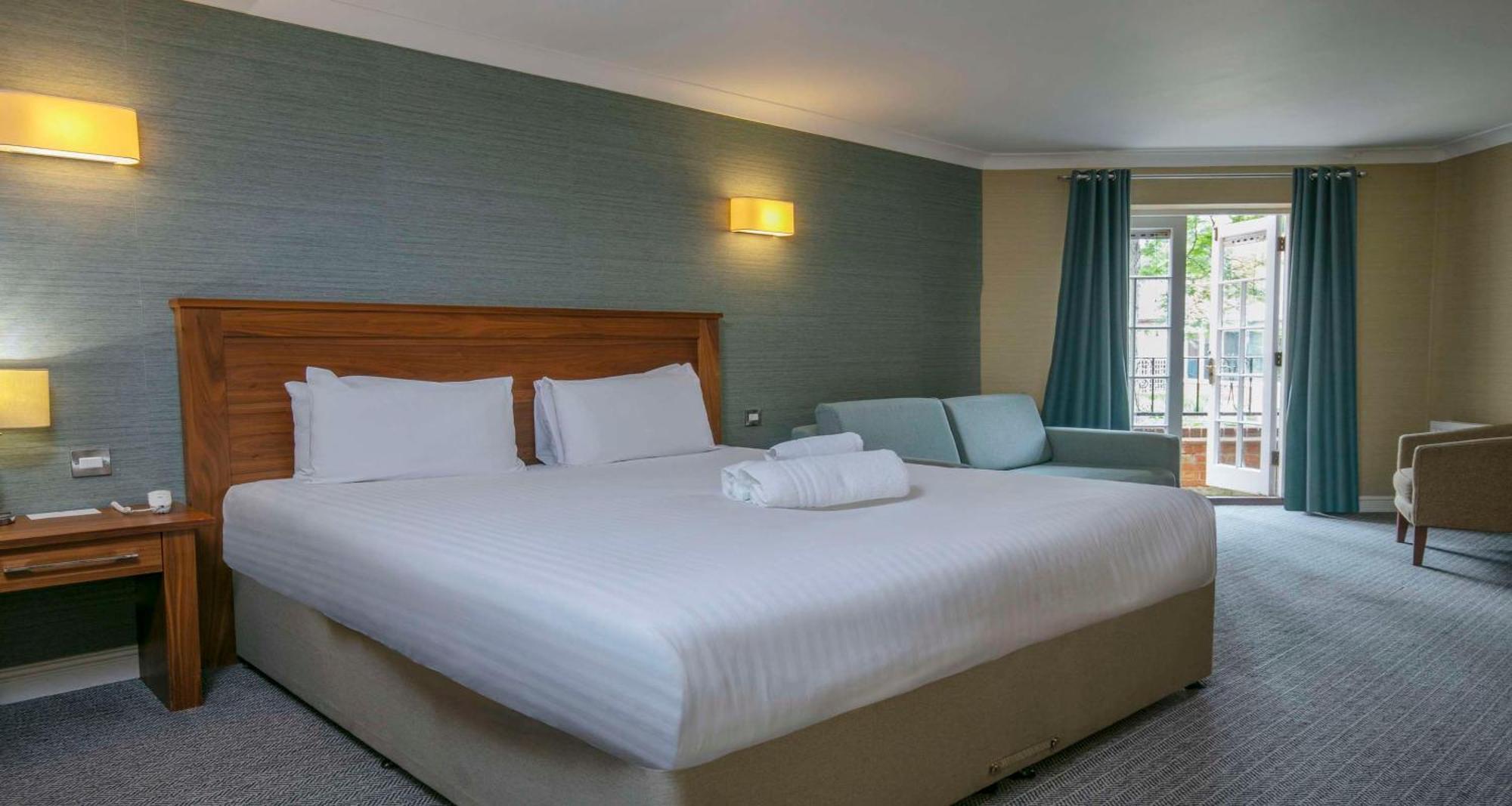 Best Western Moore Place Hotel Milton Keynes Exteriör bild