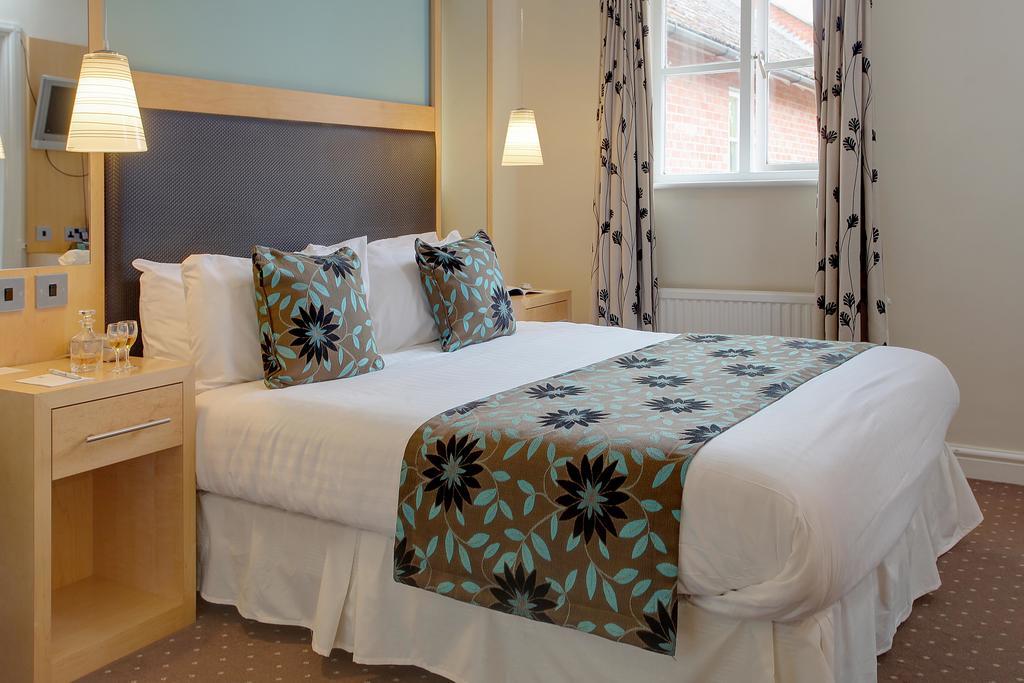 Best Western Moore Place Hotel Milton Keynes Exteriör bild
